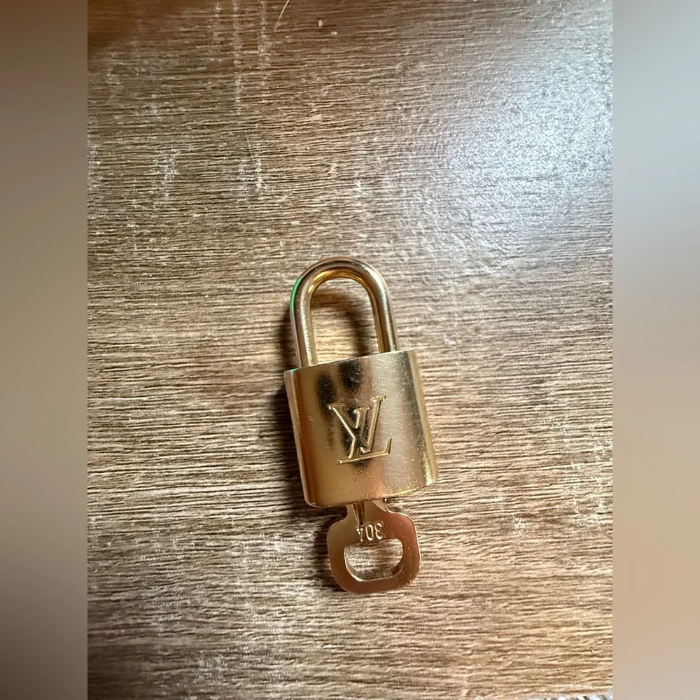 Louis vuitton brass lockset #304